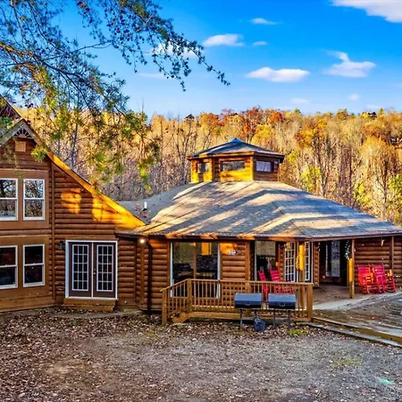Smoky Mountain Chalet With Swim Spa- Theater- Pool Table- Pet Friendly